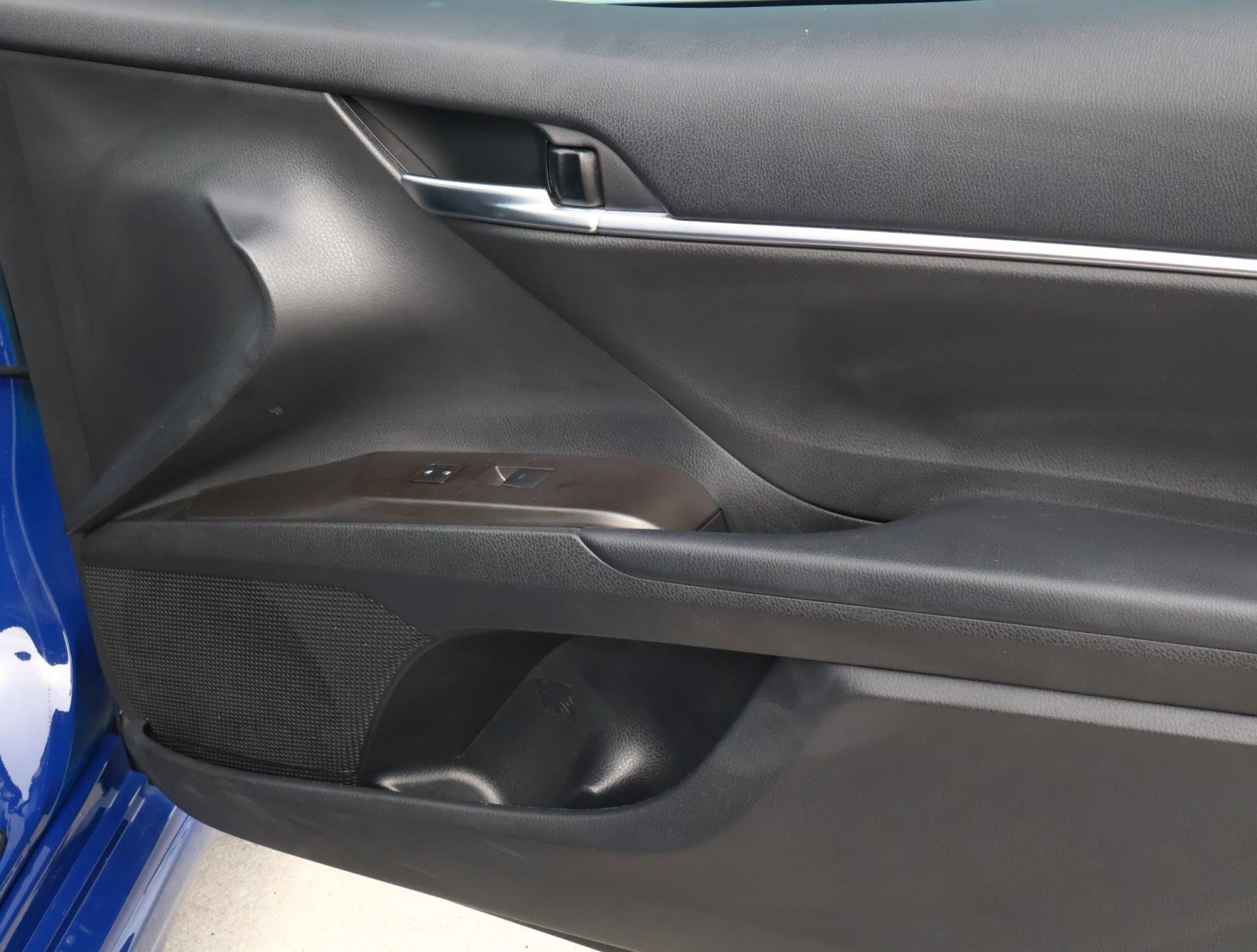 Used 2024 Toyota Camry SE image 18