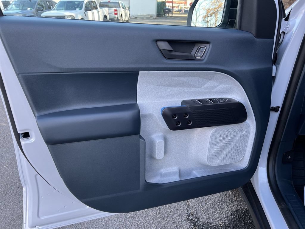 New 2025 Ford Maverick XLT w/ XLT Luxury Package FWD image 14