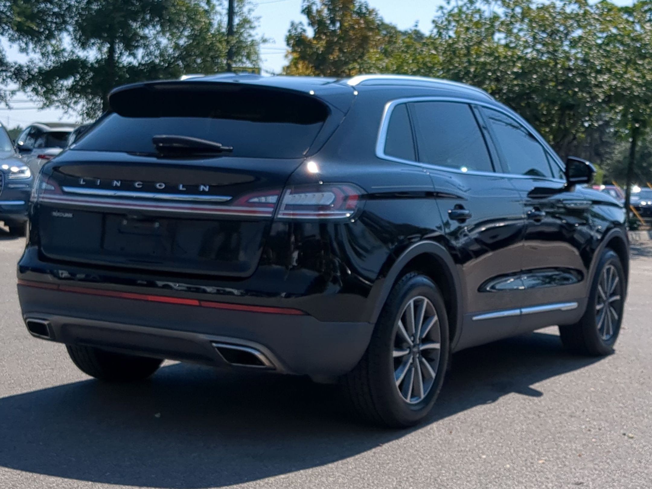 Used 2021 Lincoln Nautilus FWD image 3