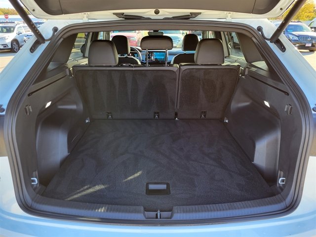 Used 2025 Volkswagen Atlas Cross Sport SE image 7