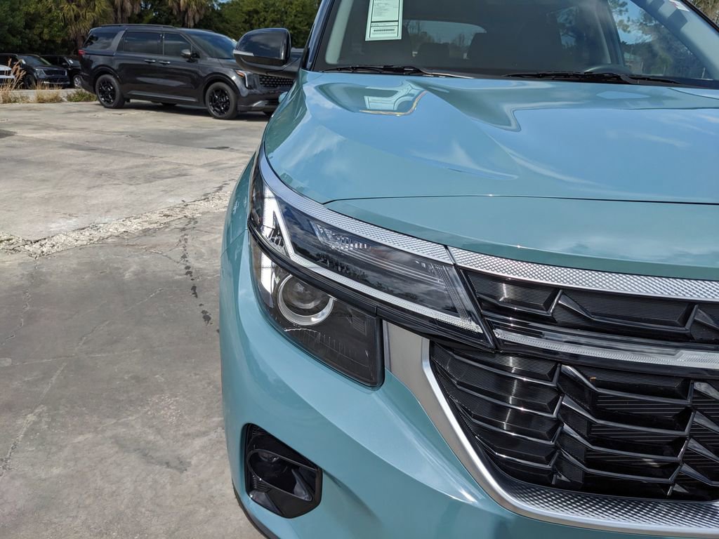 Certified 2025 Kia Seltos S image 10