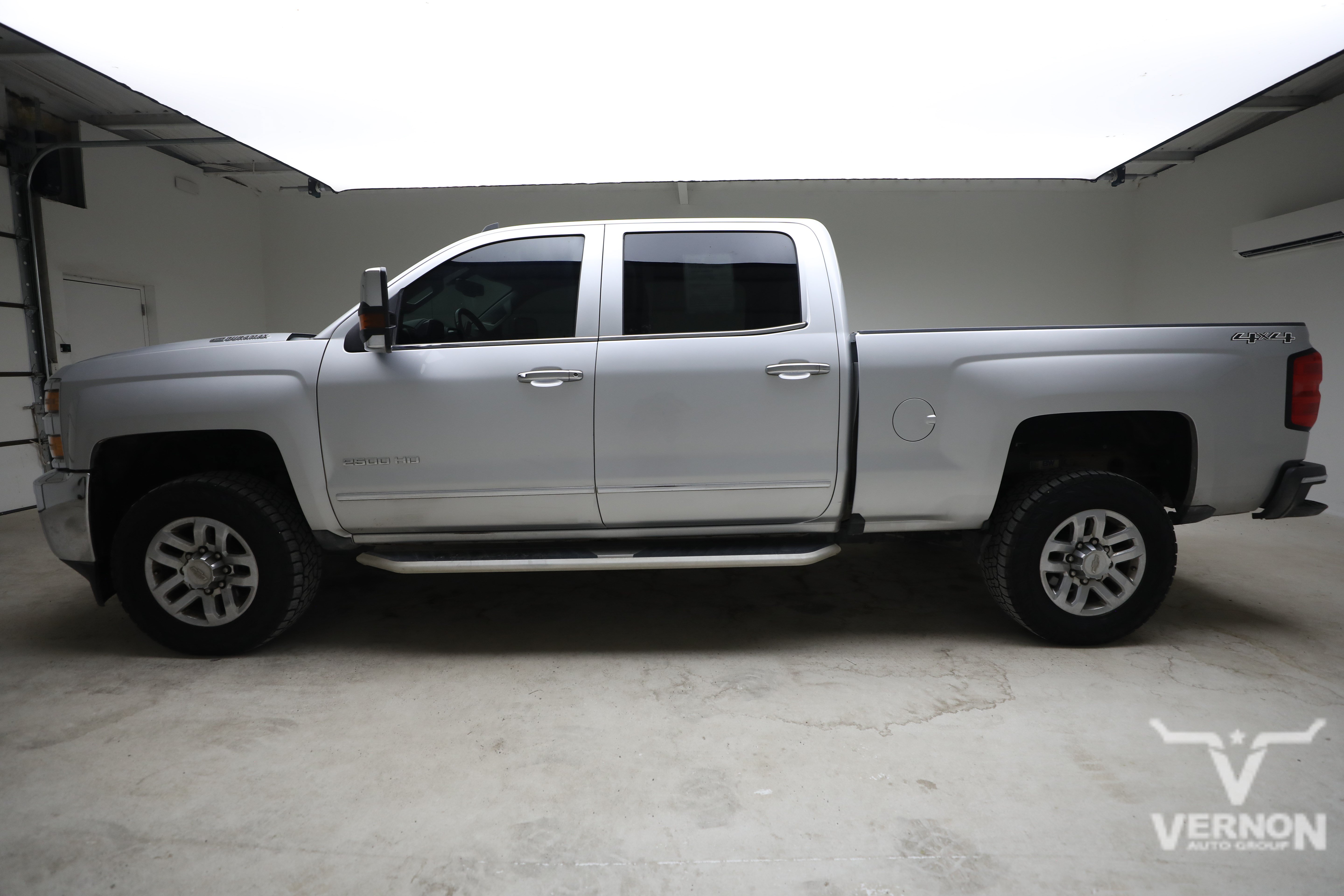 Used 2019 Chevrolet Silverado 2500 LTZ w/ Duramax Plus Package AWD/4WD image 2