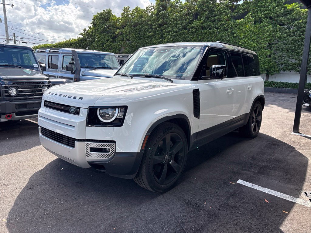 Used 2023 Land Rover Defender 110 S AWD/4WD image 2