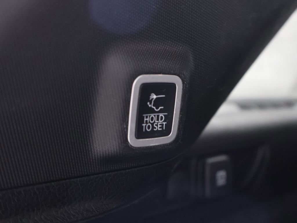 Certified 2024 Jeep Grand Cherokee Overland image 23