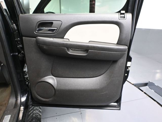 Used 2008 Chevrolet Suburban LT w/ LT Preferred Equipment Group image 42