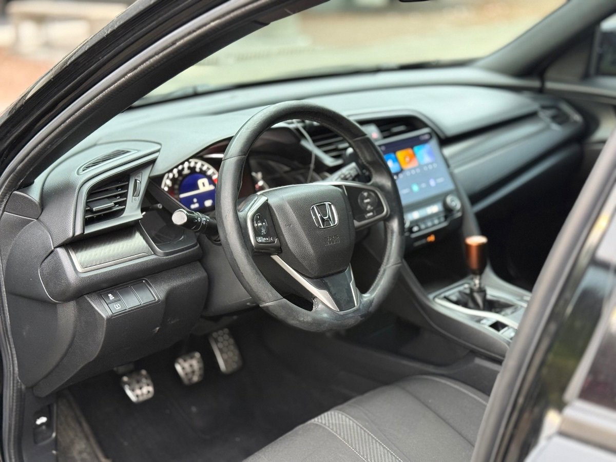 Used 2018 Honda Civic Sport image 18