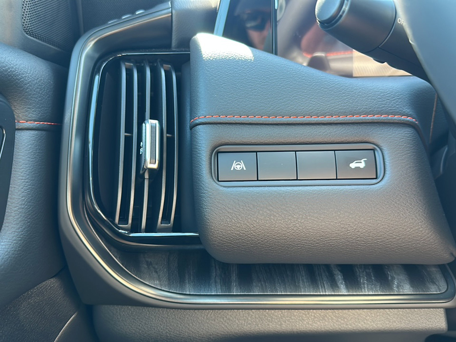 New 2026 Nissan Armada PRO-4X w/ Captain's Chari Seat Package image 25