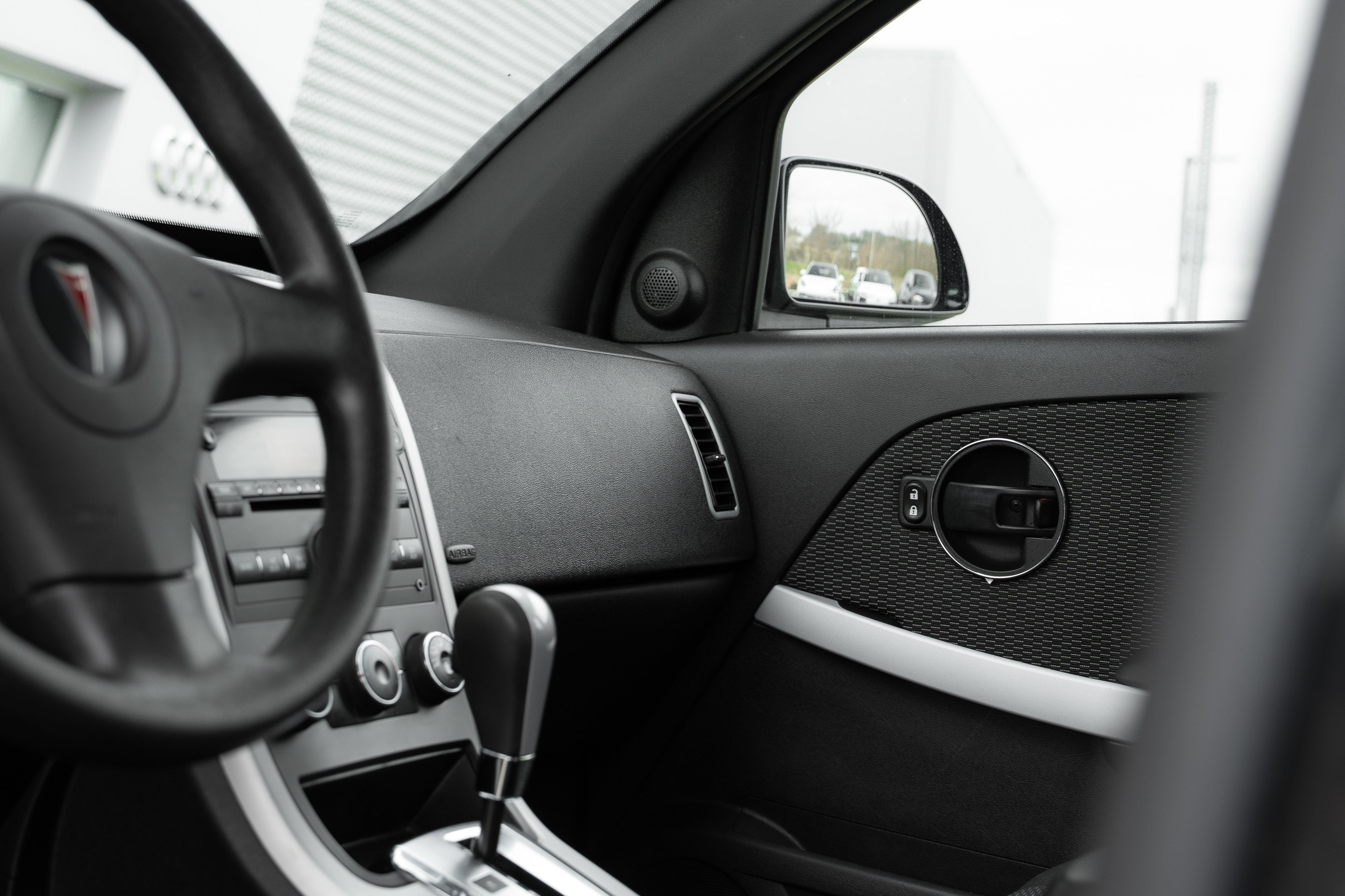 Used 2007 Pontiac Torrent AWD image 12