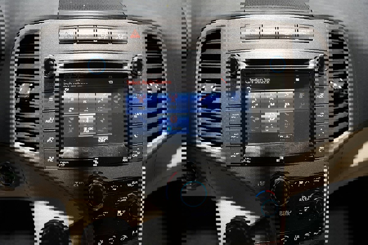 Used 2015 Toyota Venza XLE w/ XLE Premium Package image 10