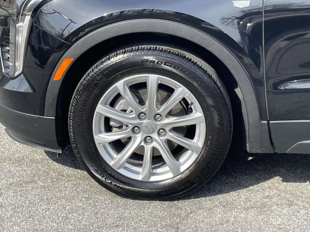 Certified 2023 Cadillac XT4 Luxury image 9