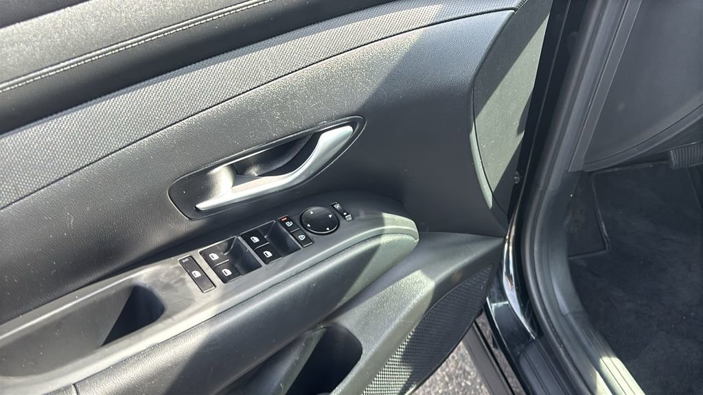 Used 2025 Hyundai Tucson SE image 14