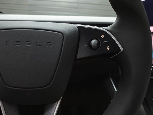 Used 2026 Tesla Model Y Long Range RWD image 23
