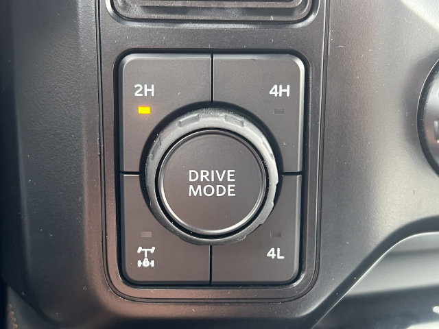 Used 2024 Ford F350 Platinum w/ FX4 Off-Road Package AWD/4WD image 32