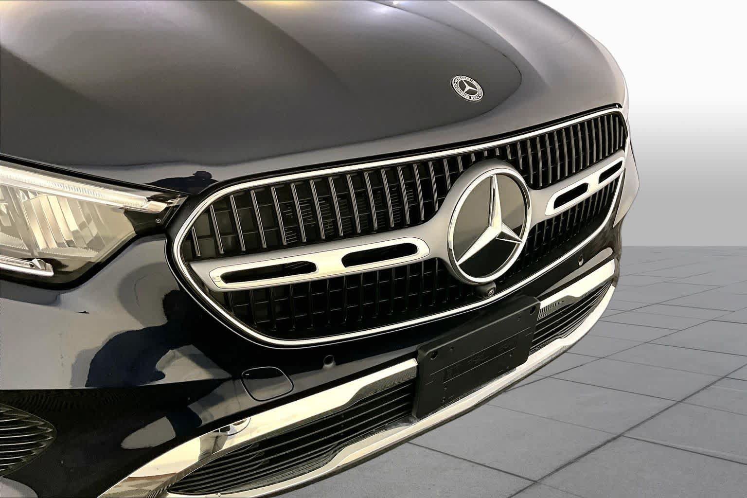 Used 2024 Mercedes-Benz GLC 300 4MATIC image 32