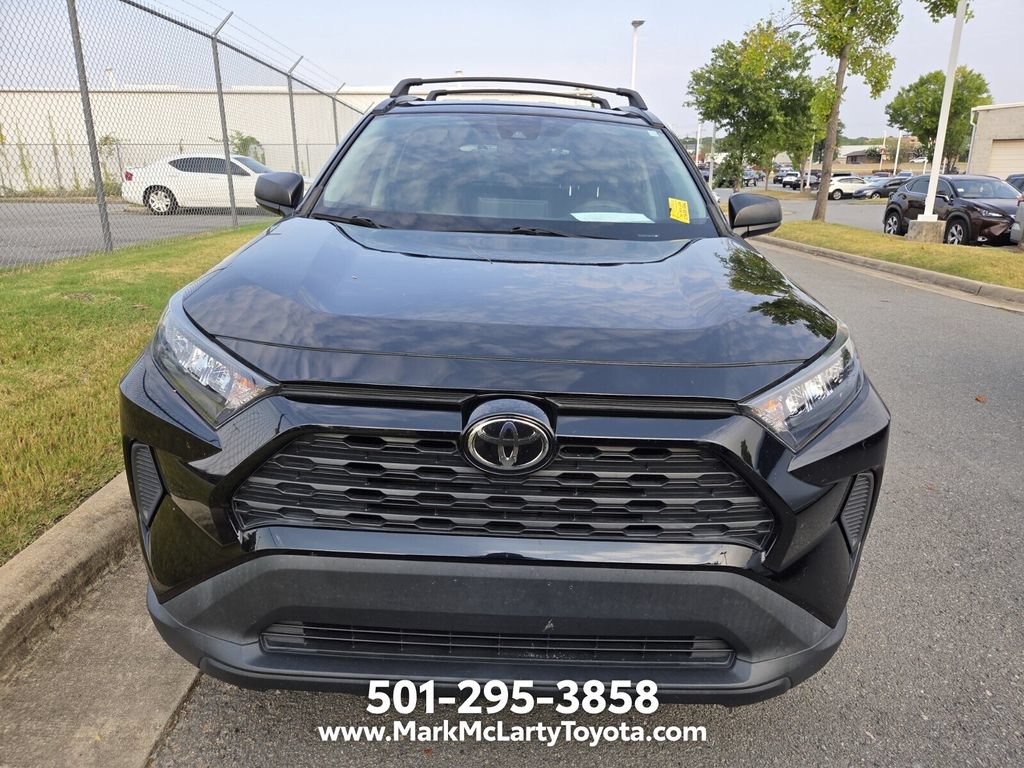 Used 2020 Toyota RAV4 LE FWD image 2