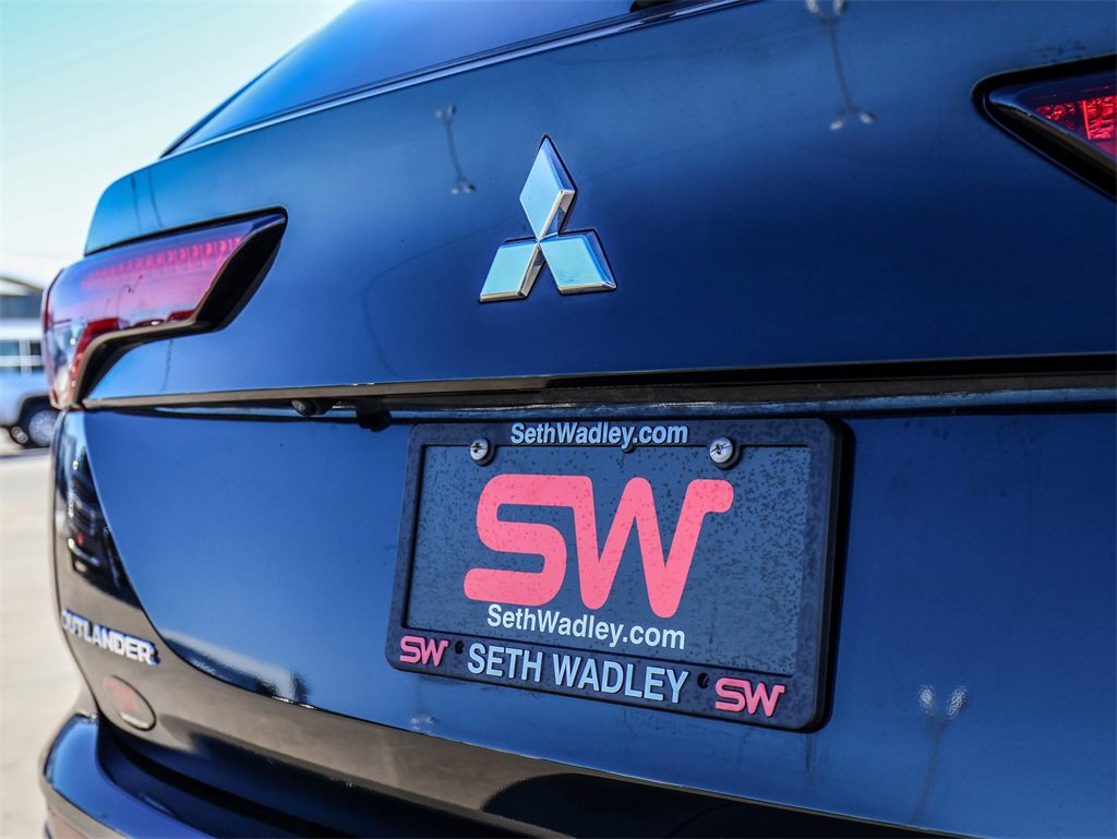 Used 2023 Mitsubishi Outlander SE image 10