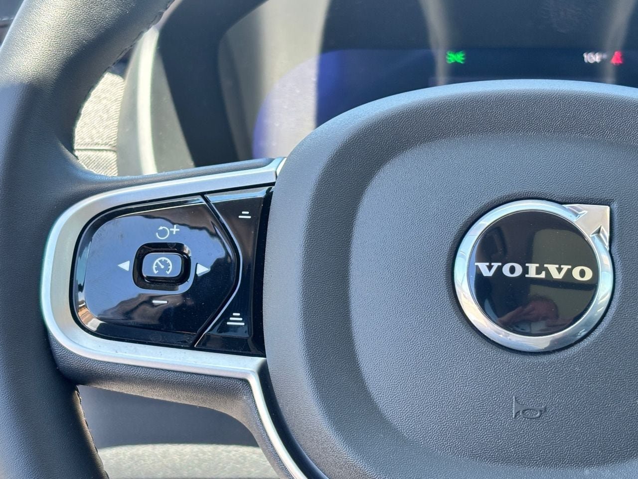 Used 2025 Volvo XC90 B6 Plus AWD/4WD image 19