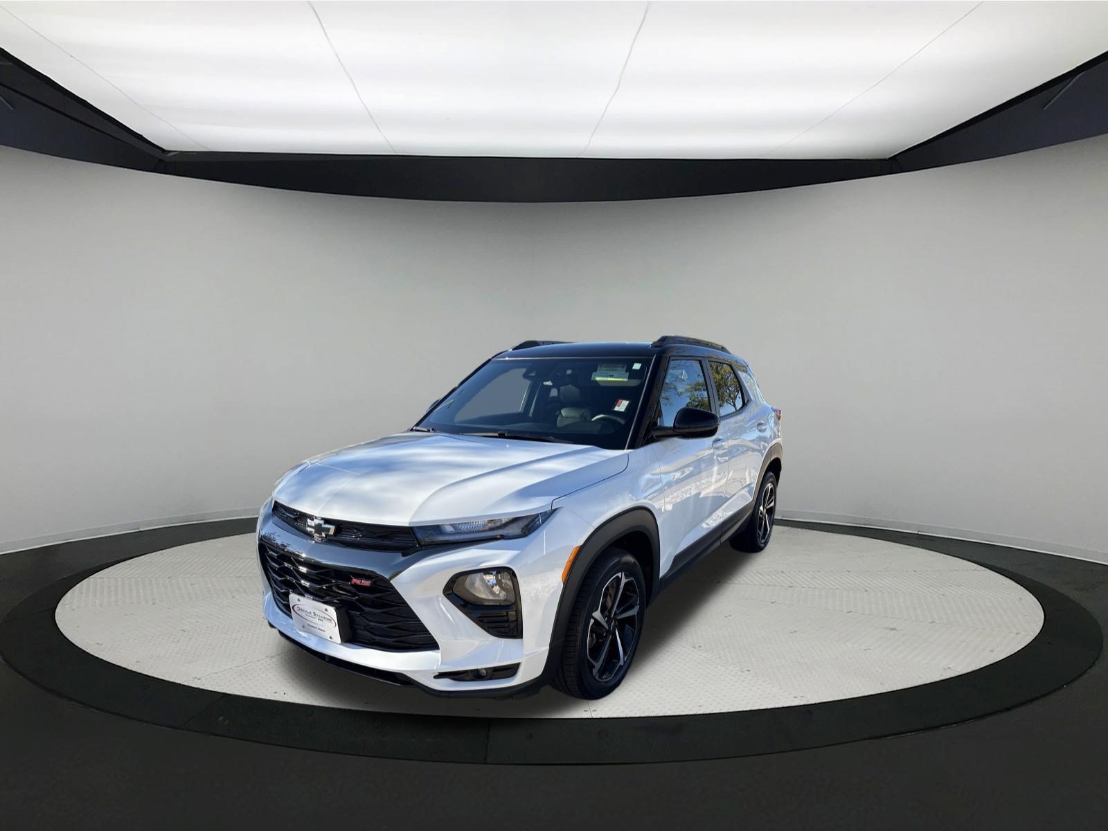 Used 2023 Chevrolet TrailBlazer RS FWD image 1
