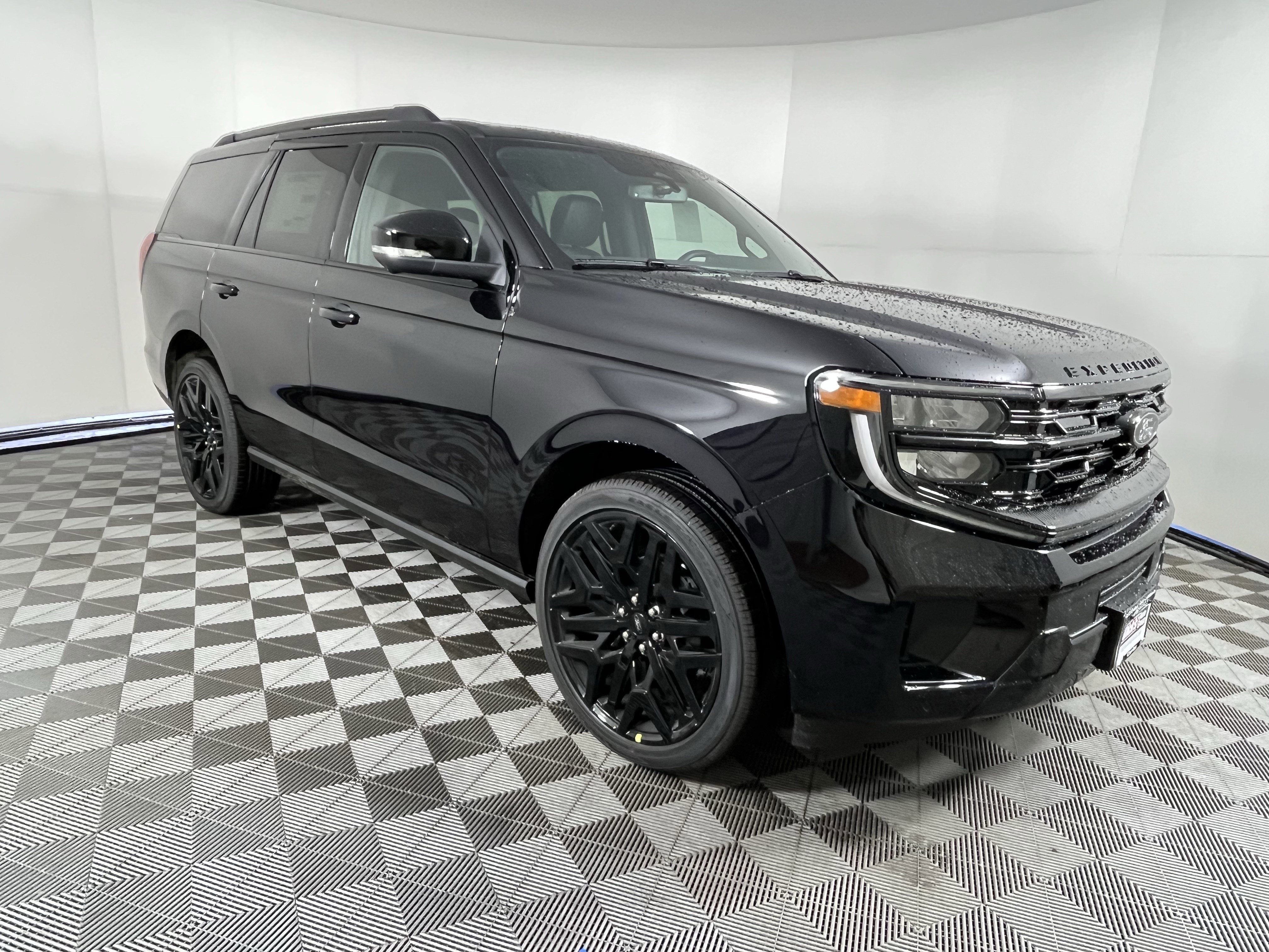 New 2026 Ford Expedition Platinum w/ Stealth Performance Package AWD/4WD image 6