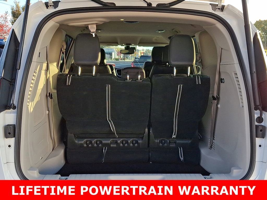 Used 2022 Chrysler Pacifica Touring-L w/ Uconnect Theater Family Group image 31