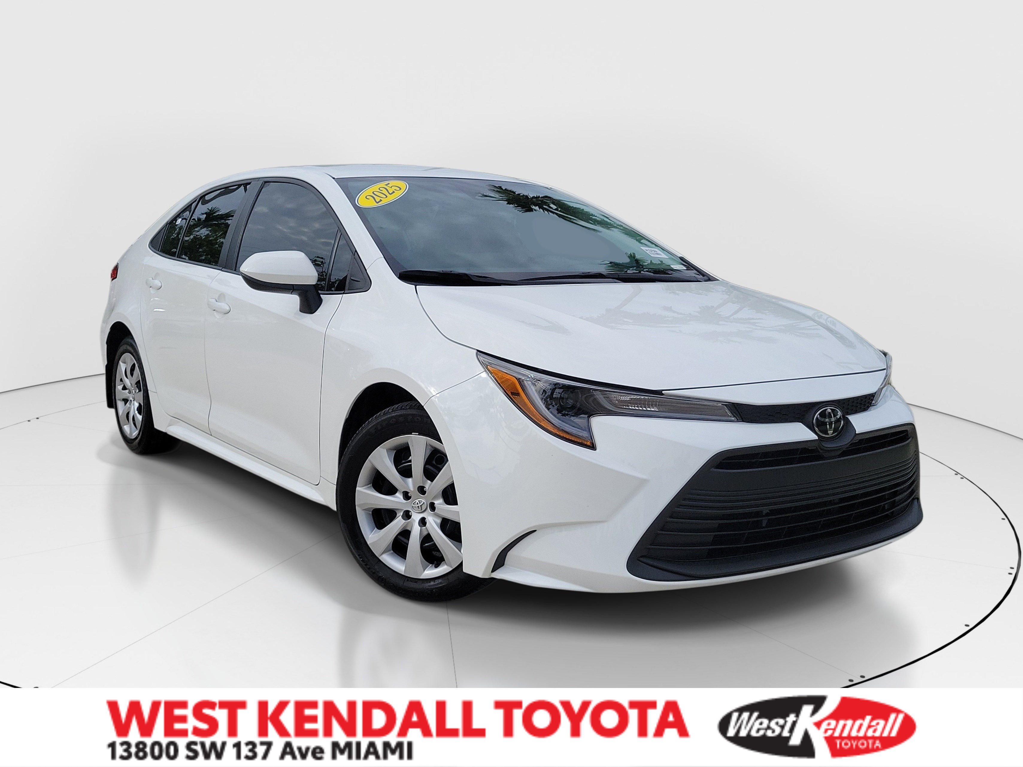 Used 2025 Toyota Corolla LE FWD image 1