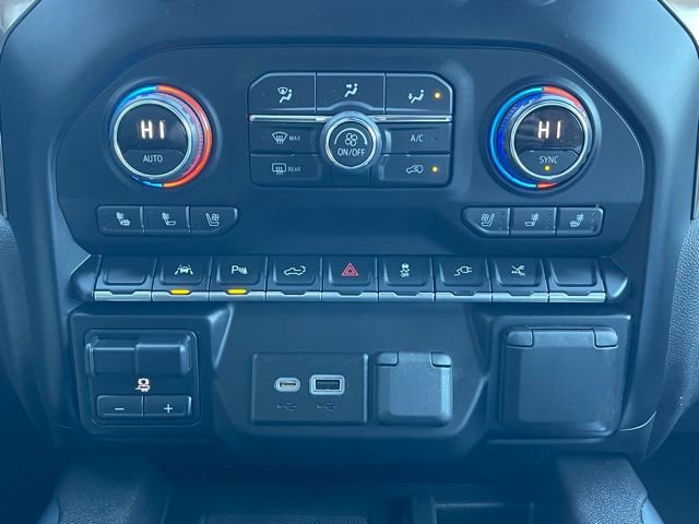 Used 2022 Chevrolet Silverado 1500 High Country w/ Technology Package image 14