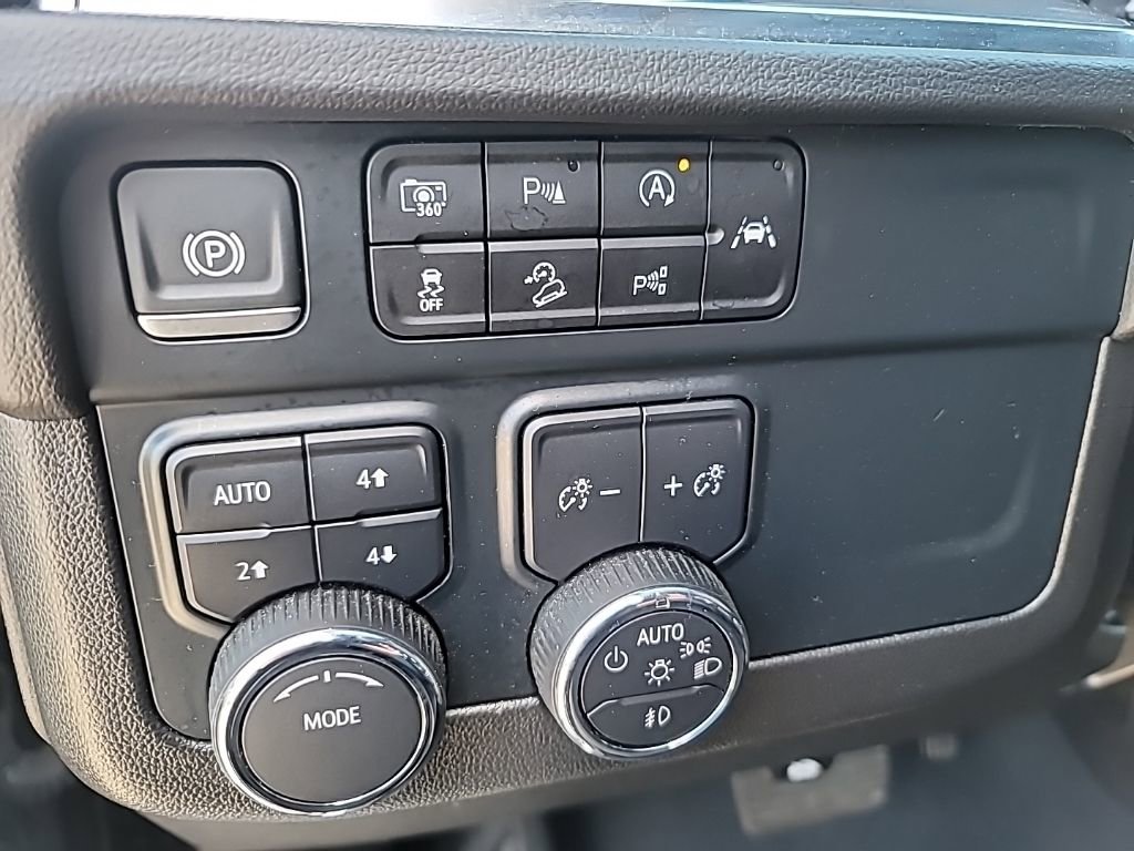 Used 2025 Chevrolet Tahoe Z71 image 17