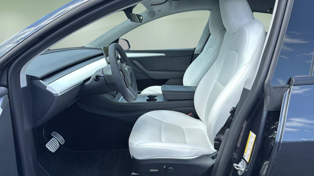 Used 2024 Tesla Model Y Performance AWD/4WD image 19