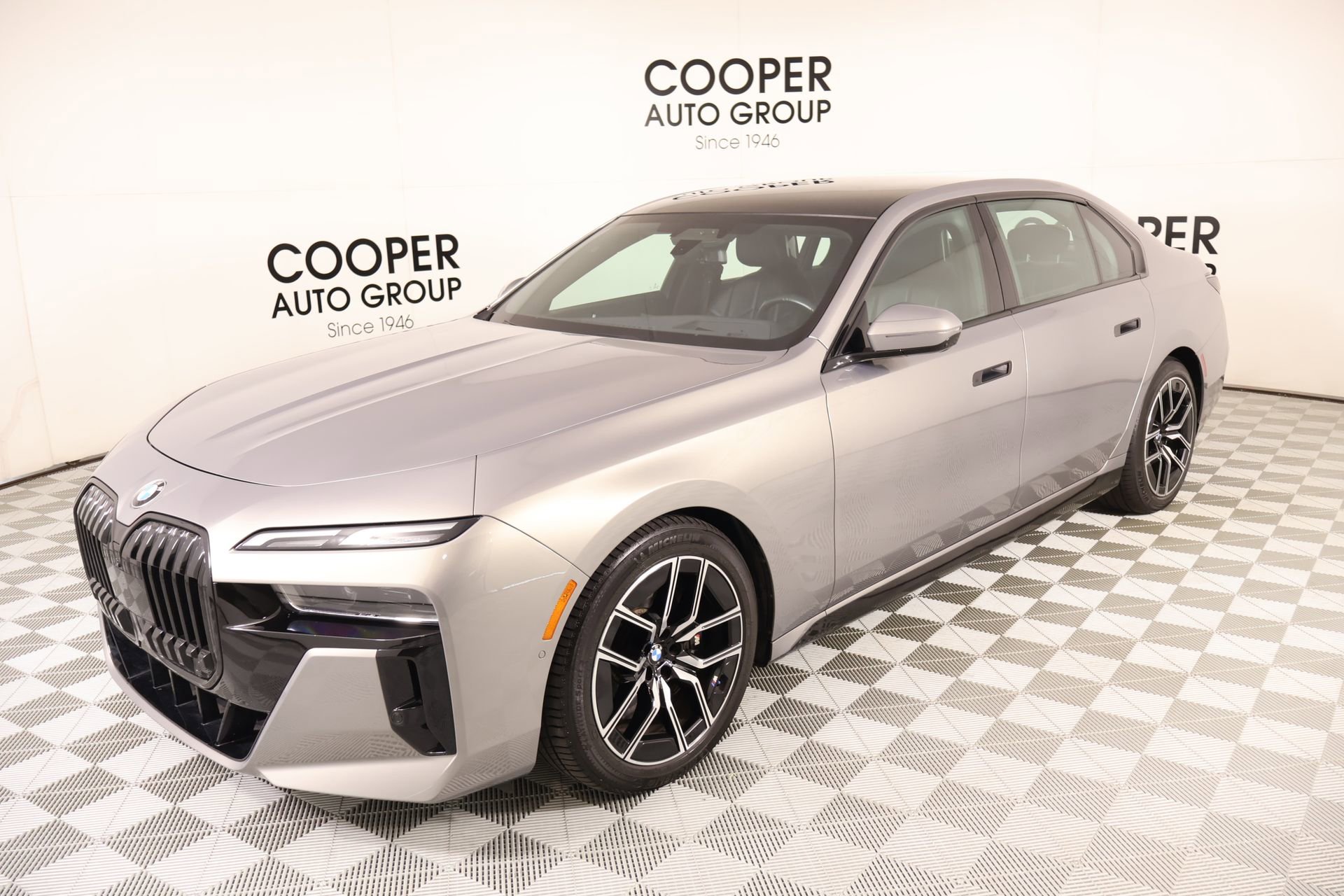 Certified 2023 BMW 740i RWD image 11