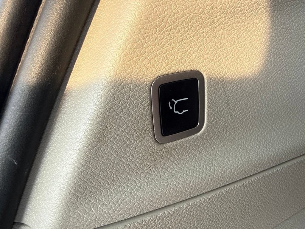 Used 2022 Chrysler Pacifica Limited FWD image 10