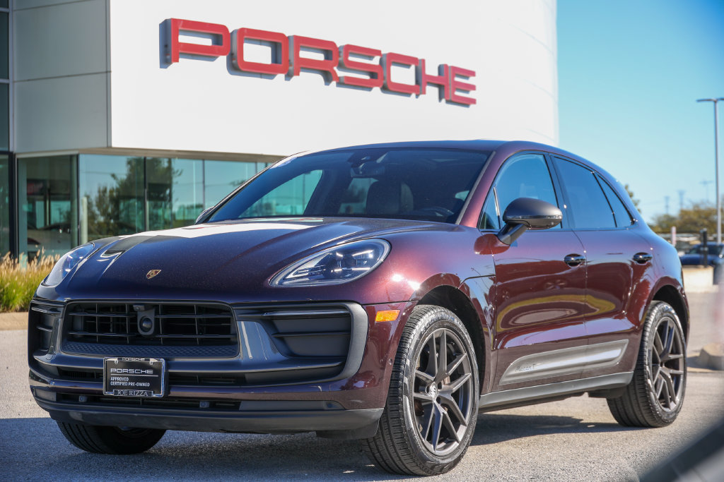 Certified 2023 Porsche Macan Turbo AWD/4WD image 6