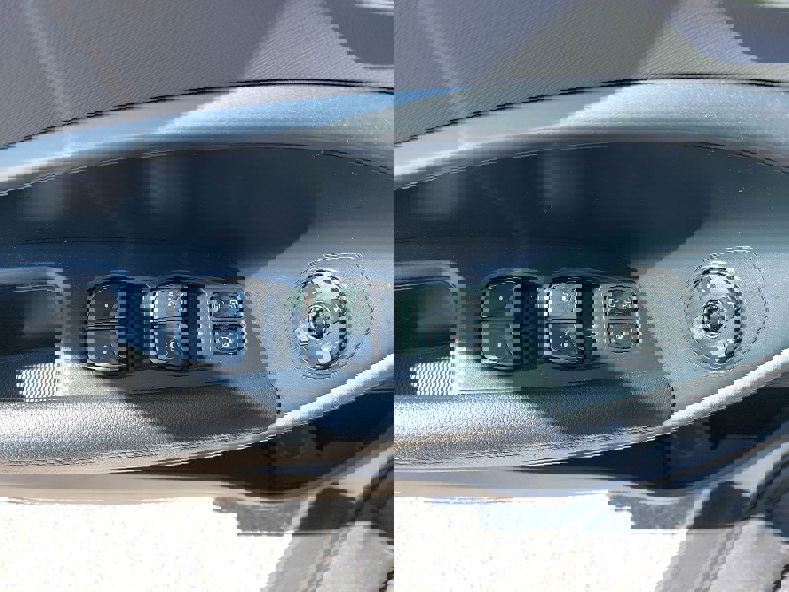 Used 2018 Hyundai Santa Fe Sport w/ 2.4L Value Package 02 image 28