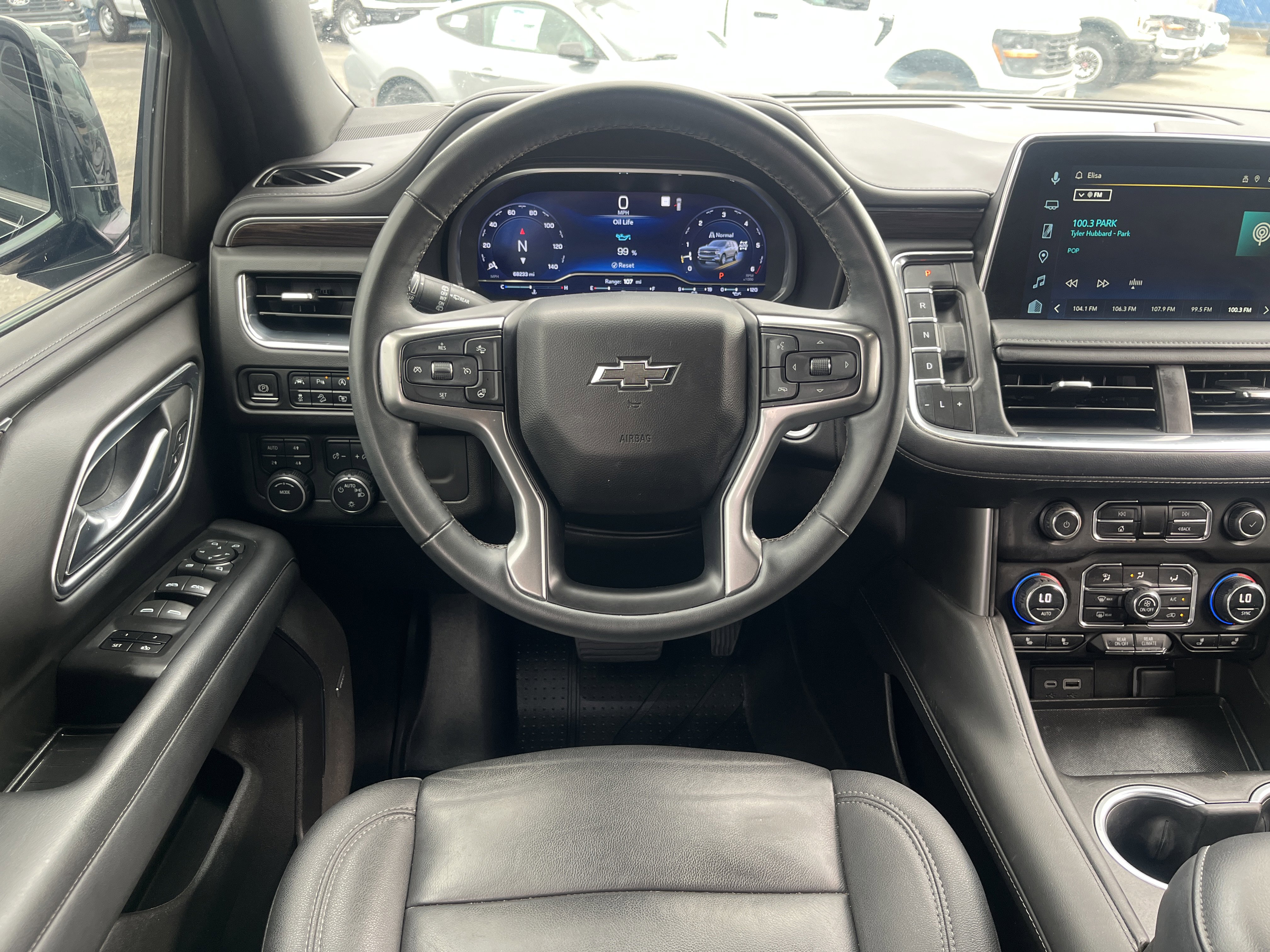 Used 2023 Chevrolet Tahoe Z71 w/ Luxury Package AWD/4WD image 30