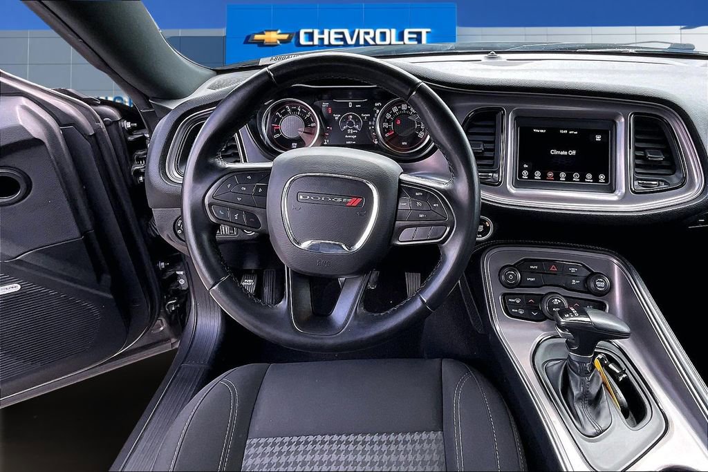 Used 2023 Dodge Challenger SXT image 8