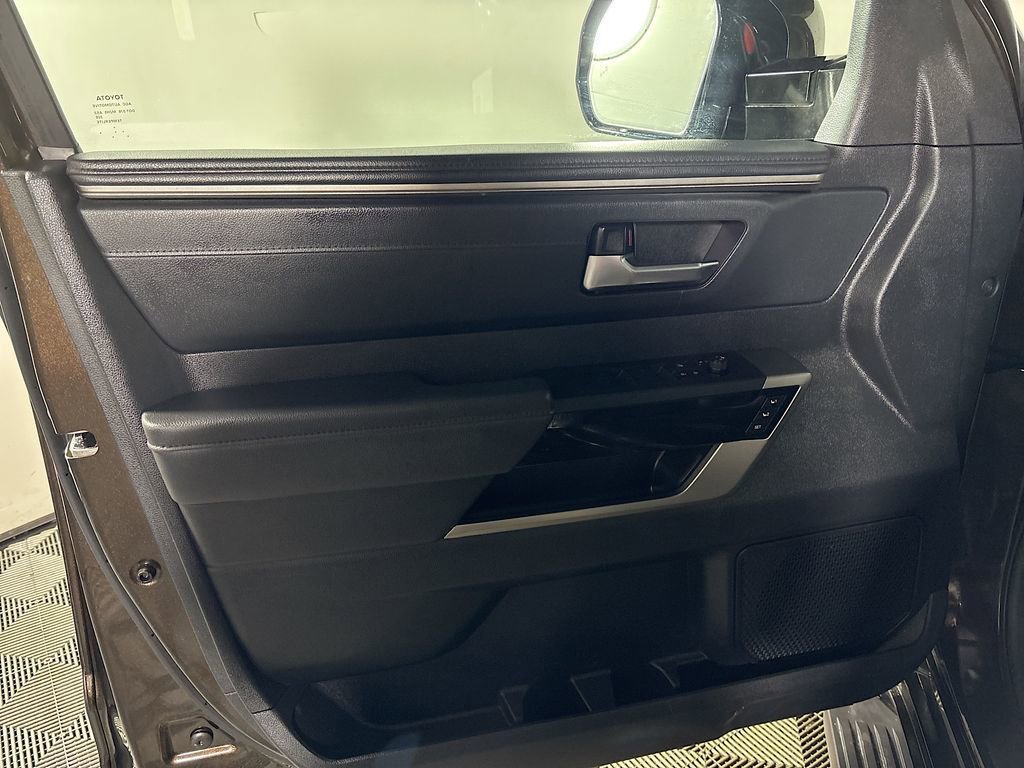 Used 2023 Toyota Sequoia Limited image 10