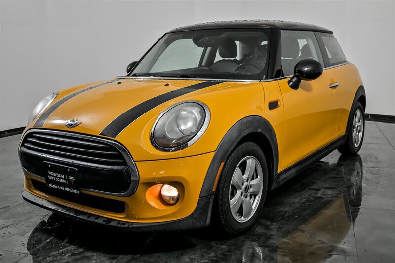 Used 2016 MINI Cooper 2-Door Hardtop image 5