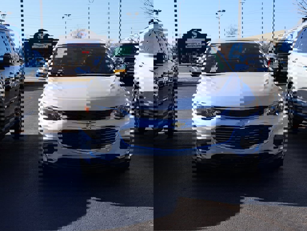 Used 2016 Chevrolet Malibu Premier w/ Driver Confidence Package II image 6