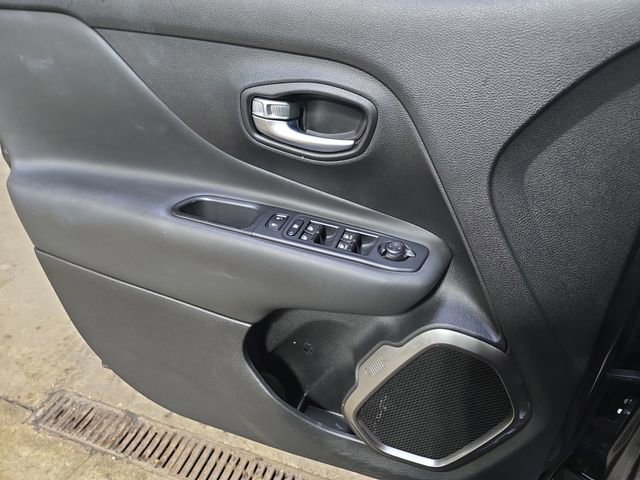 Used 2019 Jeep Renegade Limited w/ Trailer Tow Group image 28