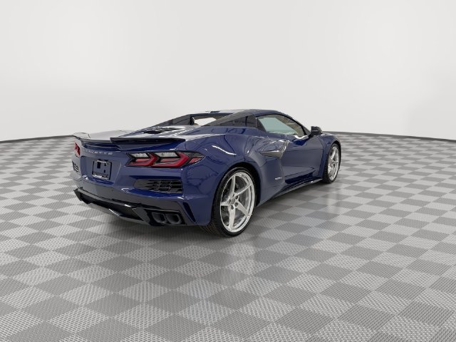 Used 2025 Chevrolet Corvette E-Ray w/ Stealth Interior Trim Package AWD/4WD image 11