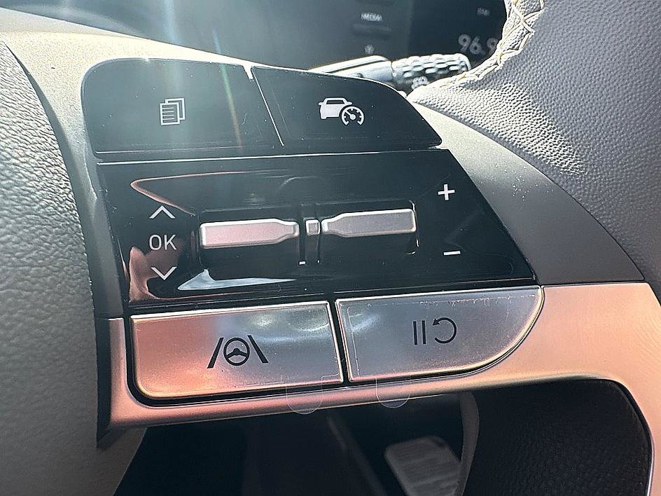New 2026 Hyundai Elantra Sport FWD image 14