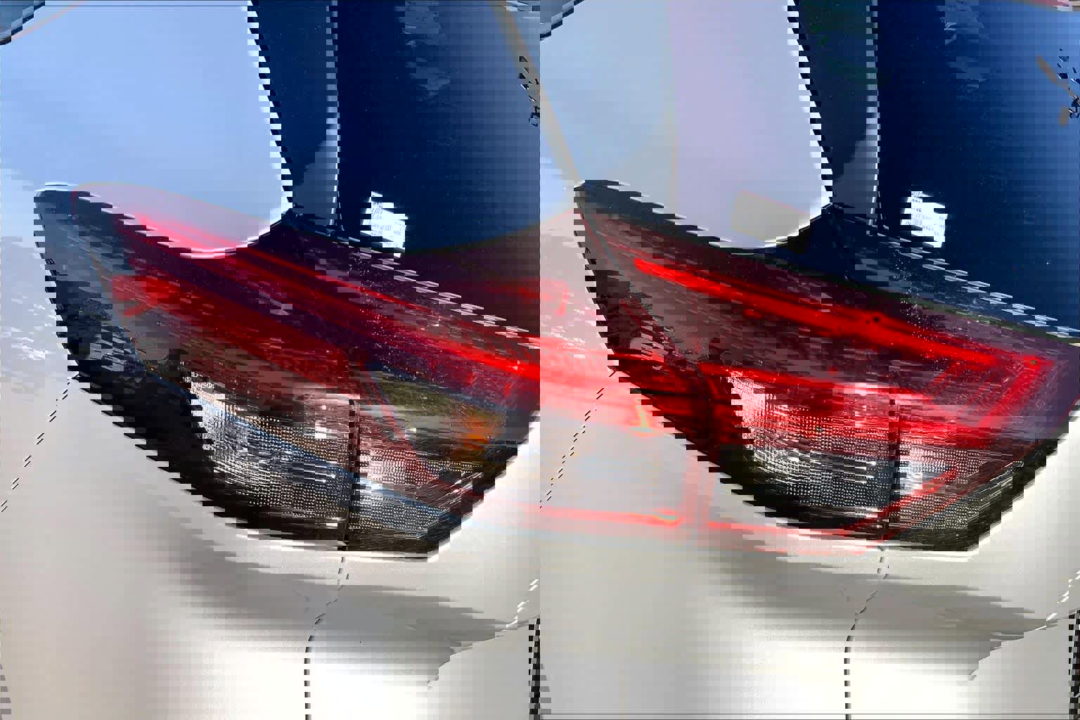 Used 2023 Nissan Rogue SV AWD/4WD image 32