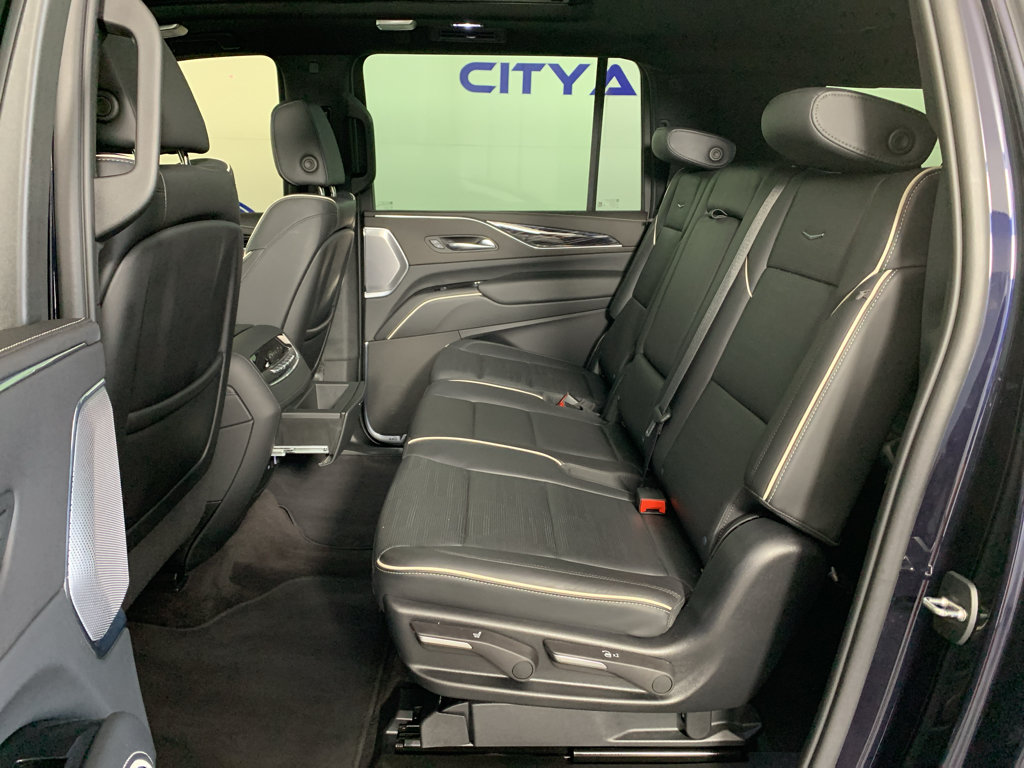 Used 2023 Cadillac Escalade ESV Sport w/ LPO, ONYX Package AWD/4WD image 31