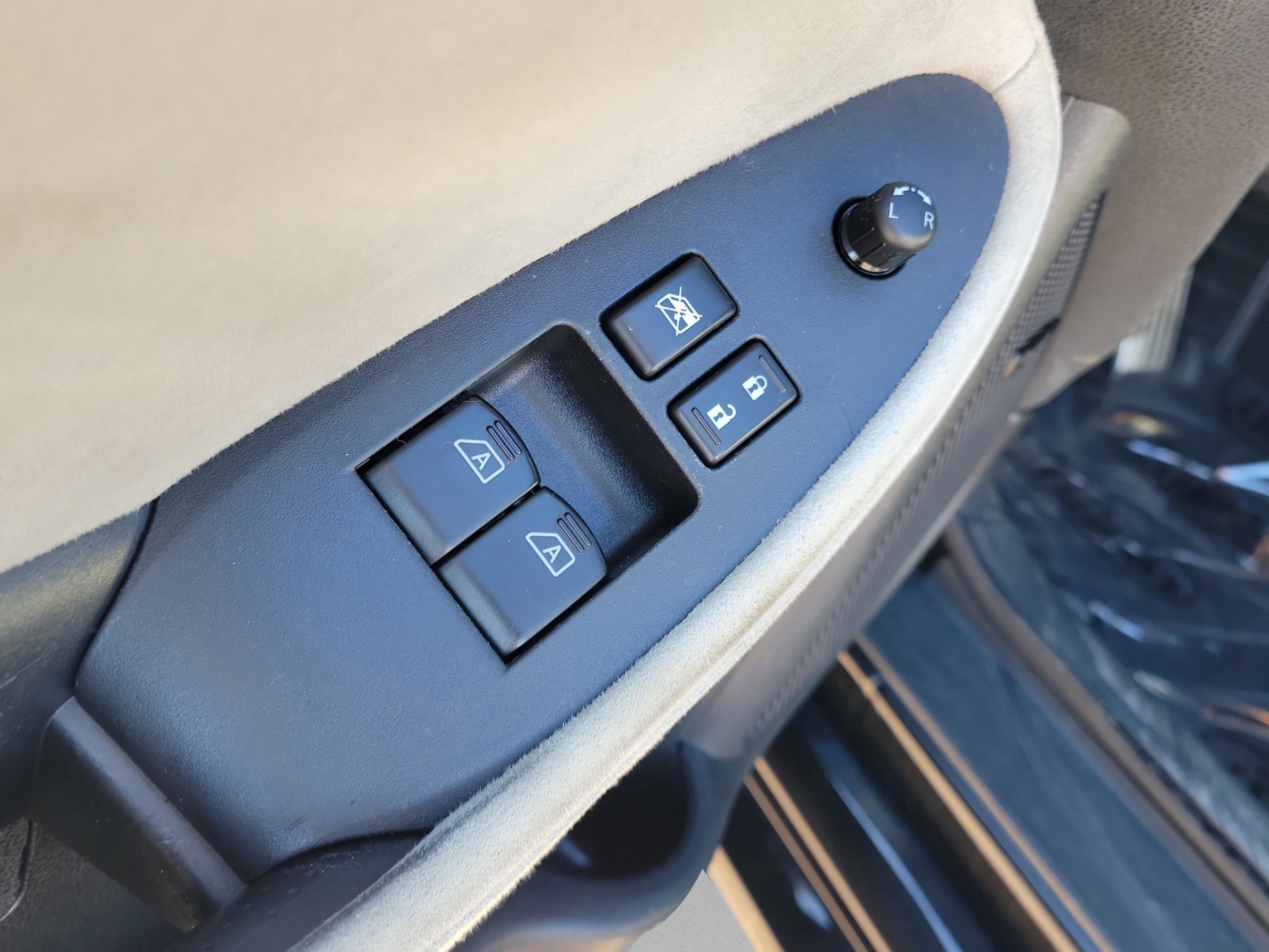 Used 2011 Nissan 370Z Touring w/ Sport Pkg image 9