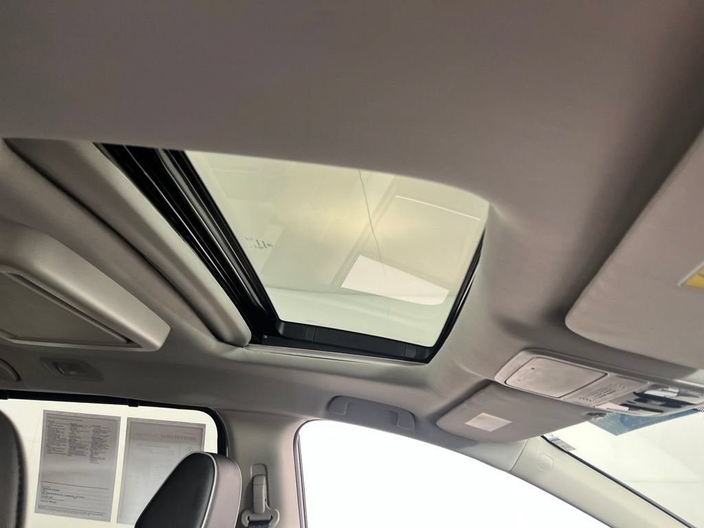 Certified 2025 Honda Odyssey Elite image 3