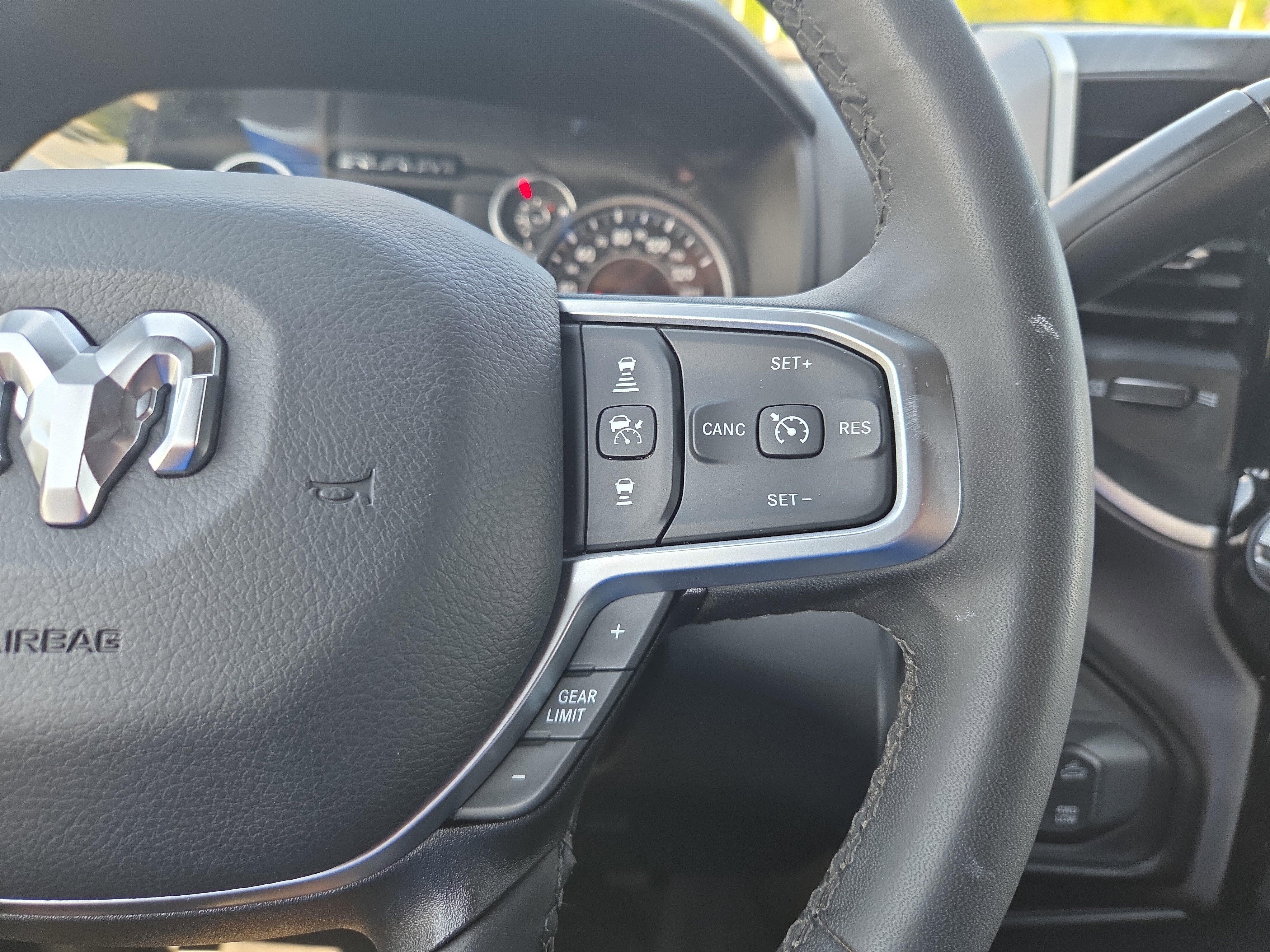 Used 2025 RAM 2500 Big Horn AWD/4WD image 12