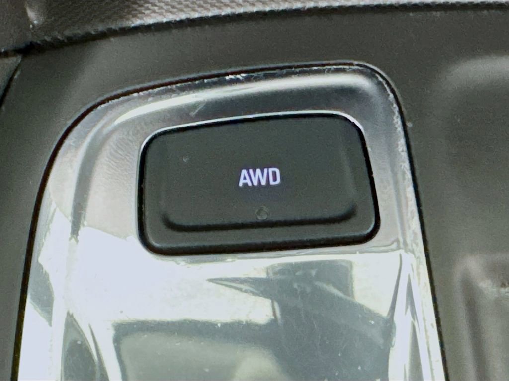Used 2023 Chevrolet Equinox LT w/ Driver Convenience Package image 16