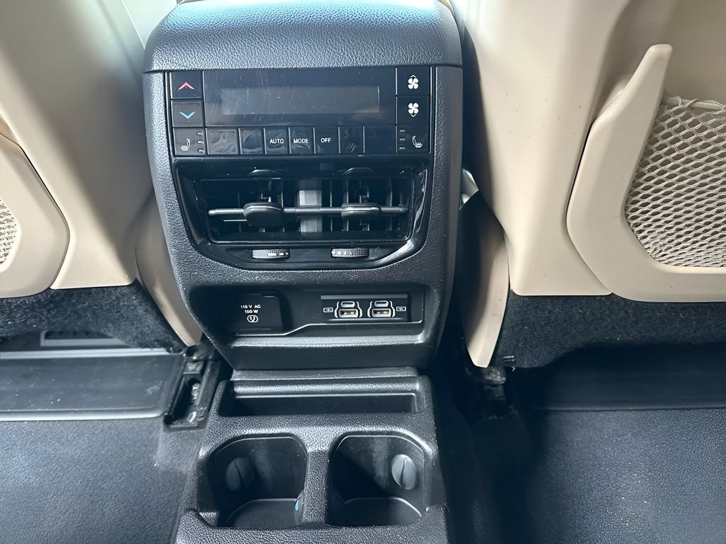 Used 2021 Jeep Grand Cherokee L Limited AWD/4WD image 30