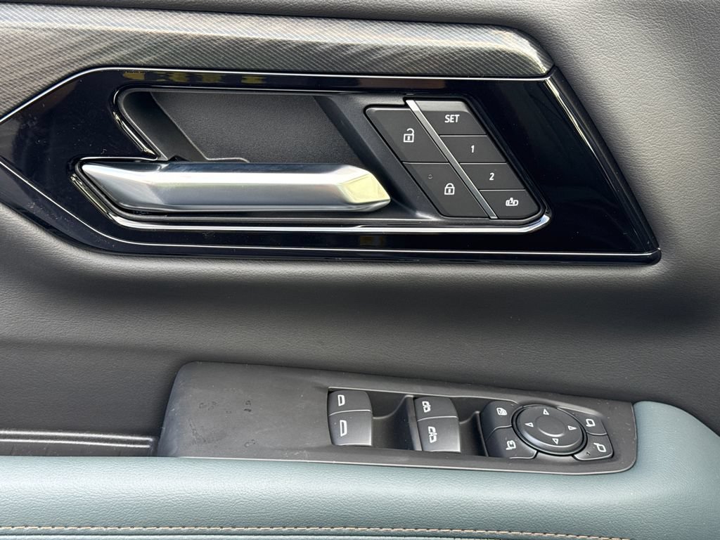 New 2026 GMC Yukon XL AT4 AWD/4WD image 14