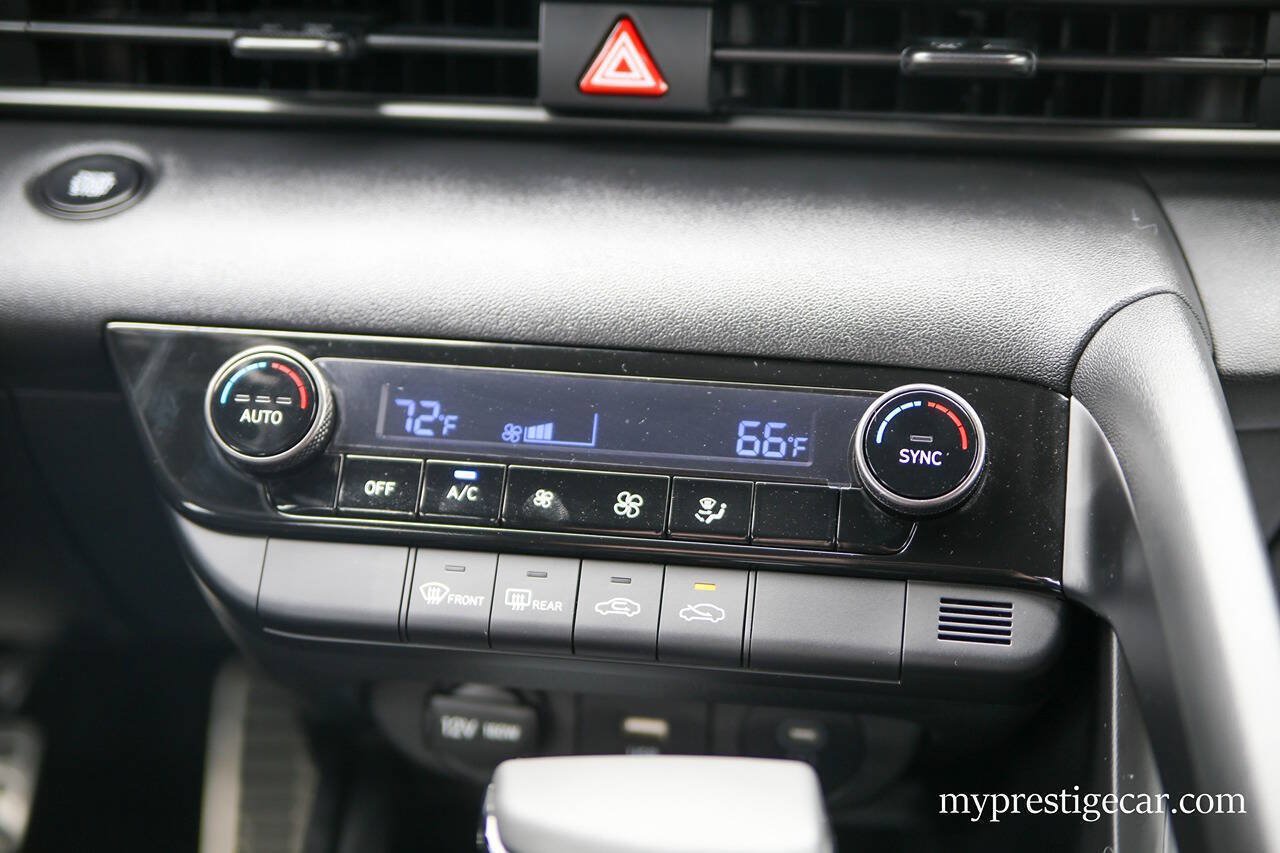 Used 2026 Hyundai Elantra Sport FWD image 32