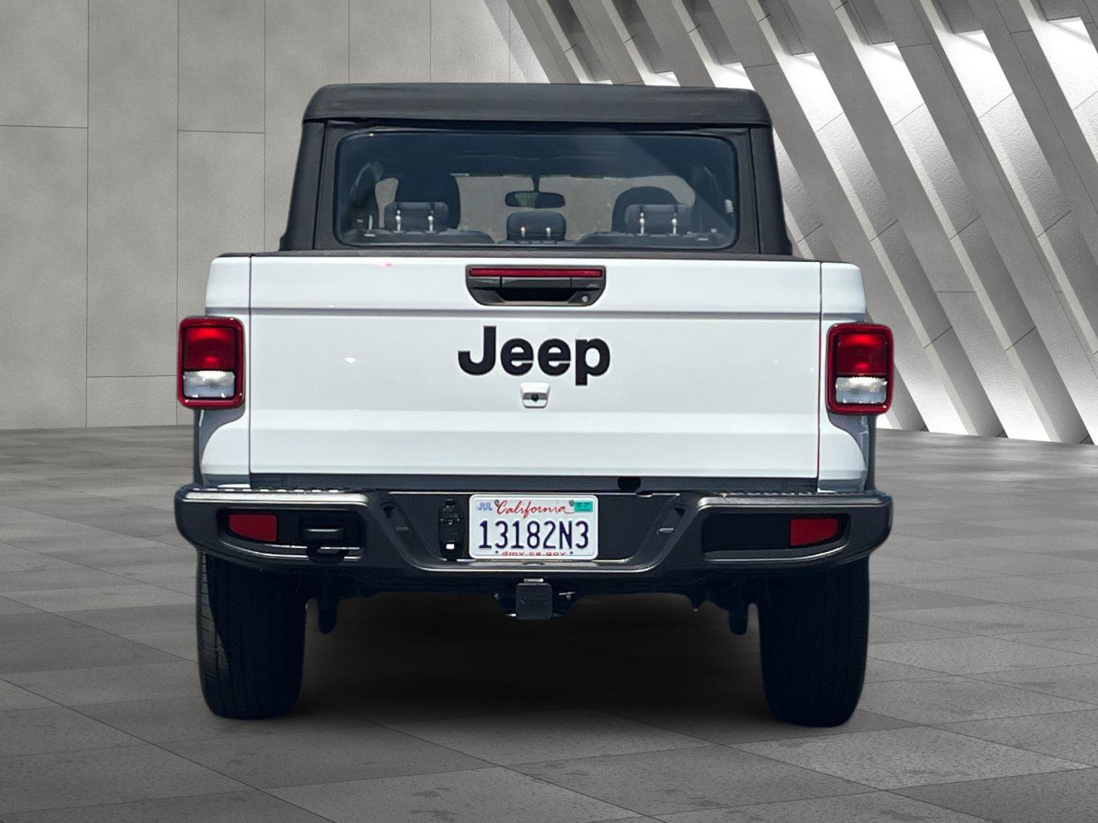 Used 2022 Jeep Gladiator Sport AWD/4WD image 5
